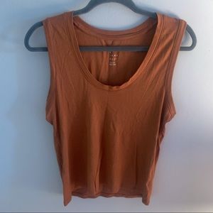 Orange tank size Xl